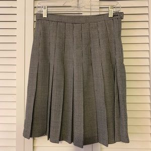 Vintage houndstooth pleated skirt Size 6